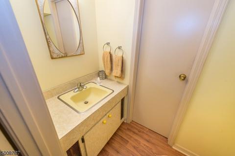 73 Ashburn Rd, Wayne, NJ 07470 photo 12