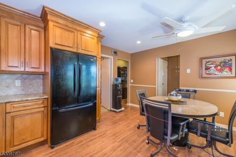 73 Ashburn Rd, Wayne, NJ 07470 photo 9