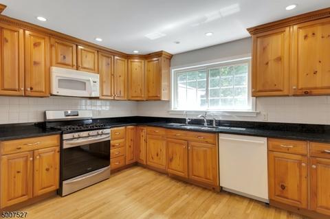 2 Argyle Rd, Montclair, NJ 07043 photo 6