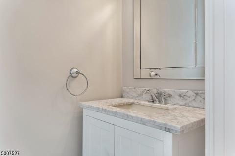 2 Argyle Rd, Montclair, NJ 07043 photo 9