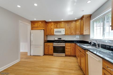 2 Argyle Rd, Montclair, NJ 07043 photo 5