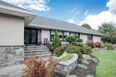 70 Carol Pl, Wayne, NJ 07470 photo 2