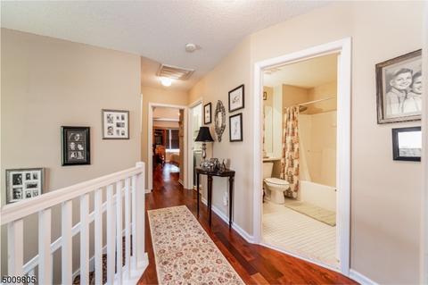 8608 Brittany Dr, Wayne, NJ 07470 photo 9