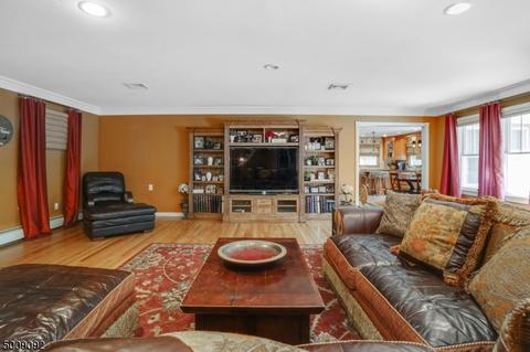 28 Lenox Rd, Wayne, NJ 07470 photo 3