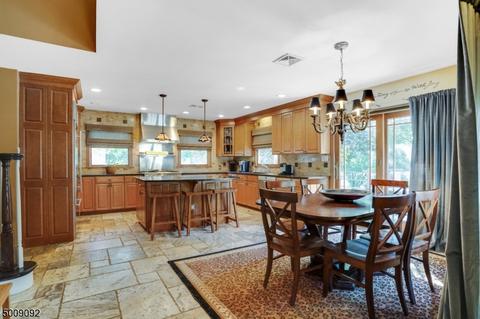 28 Lenox Rd, Wayne, NJ 07470 photo 6