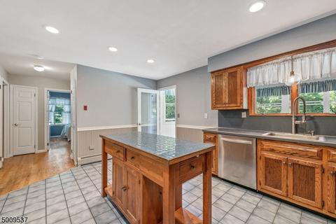 210 Pine St, Hackettstown, NJ 07840 photo 7