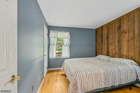 210 Pine St, Hackettstown, NJ 07840 photo 11