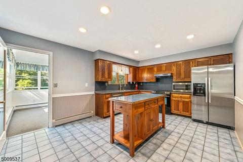 210 Pine St, Hackettstown, NJ 07840 photo 6