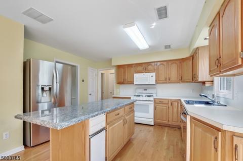 54 Springfield Ave Unit B #B, Summit, NJ 07901 photo 11