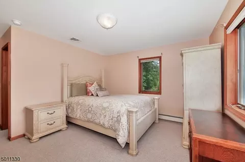 20 Holmes Ln, Wayne, NJ 07470 photo 11