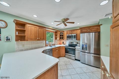 703 E Baldwin St, Hackettstown, NJ 07840 photo 9