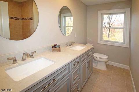 6 Devon St, Morris Plains, NJ 07950 photo 5
