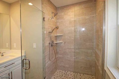 6 Devon St, Morris Plains, NJ 07950 photo 6