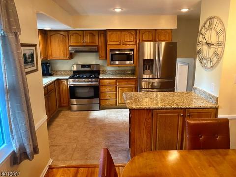 683 Warfield Rd, North Plainfield, NJ 07063 photo 2