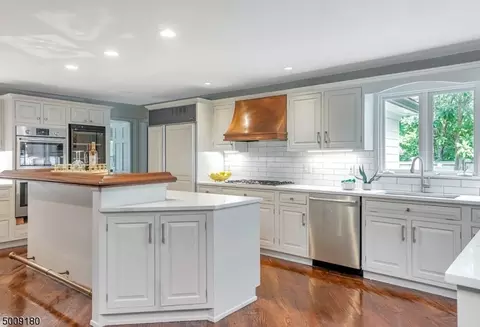 37 Hill Crest Ave, Summit, NJ 07901 photo 3