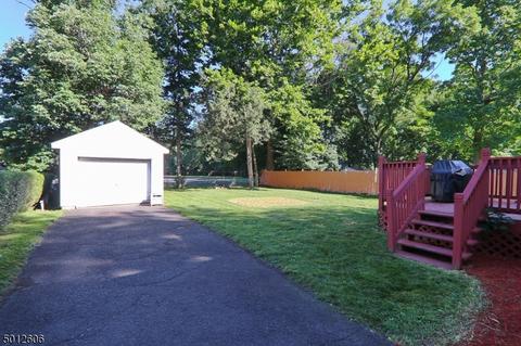 586 Mountainview Dr, North Plainfield, NJ 07063 photo 19