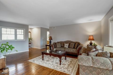 31 Mountain Ave, Berkeley Heights, NJ 07922 photo 4