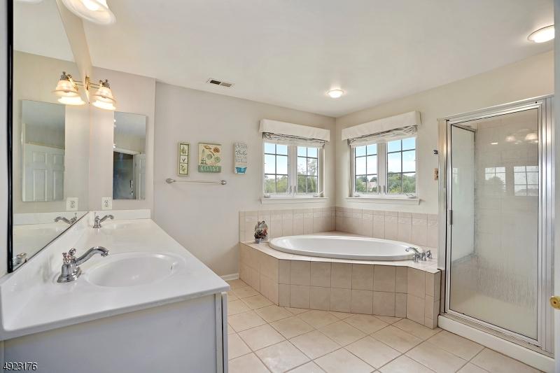  12 Surrey Way, Pittstown, NJ 08867 photo 15