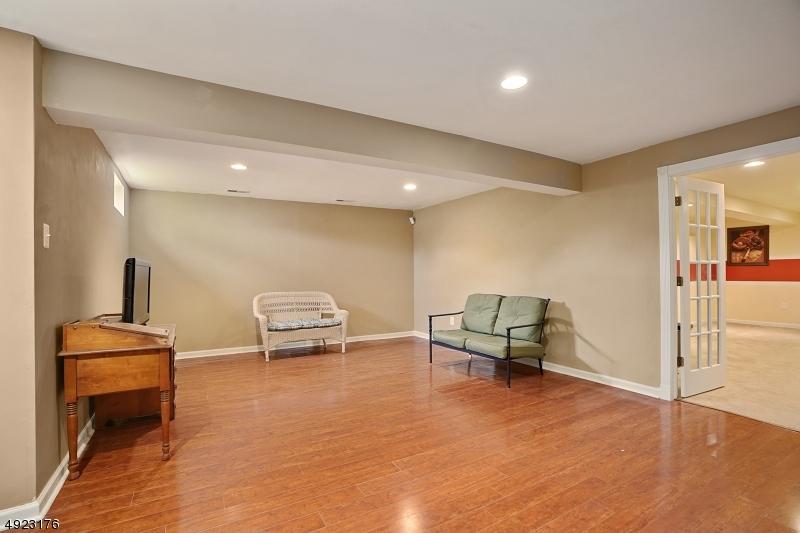  12 Surrey Way, Pittstown, NJ 08867 photo 18