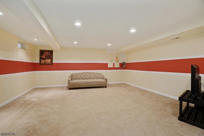  12 Surrey Way, Pittstown, NJ 08867 photo 19