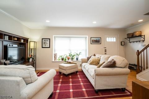 12 Hampshire Dr, Mendham, NJ 07945 photo 3