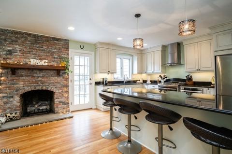 12 Hampshire Dr, Mendham, NJ 07945 photo 4