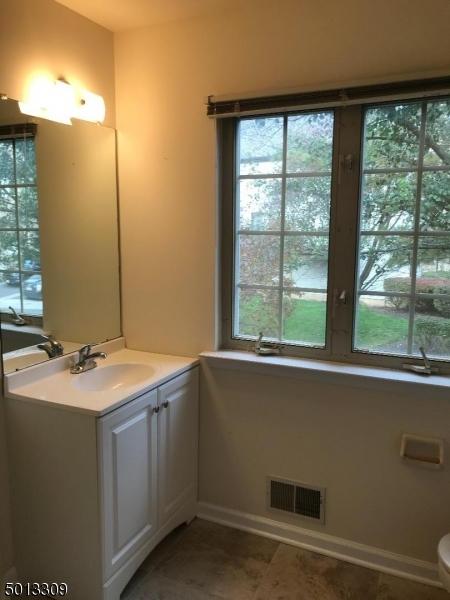 16 Daria Ln, Berkeley Heights, NJ 07922 photo 10