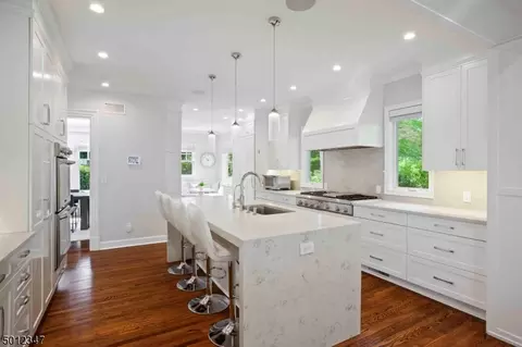 18 Hawthorne Pl, Summit, NJ 07901 photo 5
