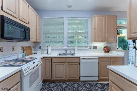 54 Pheasant Brook Ct, Bedminster, NJ 07921 photo 11