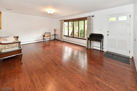 823 Carter Ln, Paramus, NJ 07652 photo 8