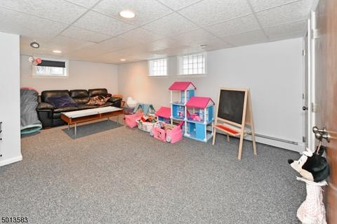 823 Carter Ln, Paramus, NJ 07652 photo 19