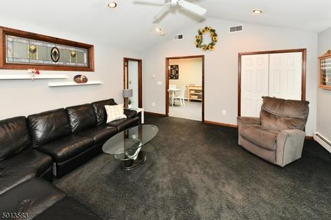 823 Carter Ln, Paramus, NJ 07652 photo 10