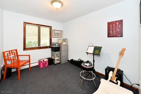 823 Carter Ln, Paramus, NJ 07652 photo 17