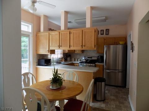 16 Winthrop Dr, Somerville, NJ 08876 photo 3