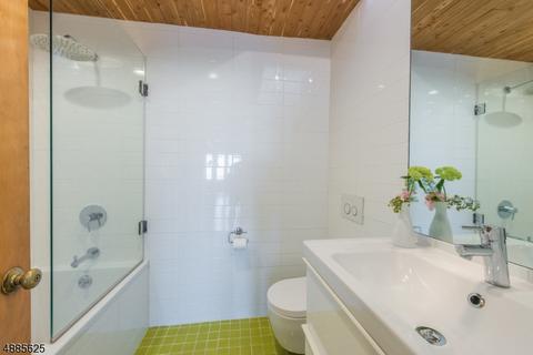 235 Van Winkle Ave, Nutley, NJ 07110 photo 17