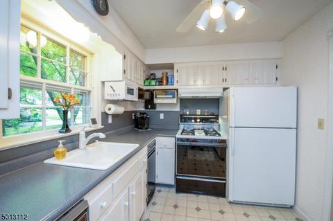9 Orange Pl, Wayne, NJ 07470 photo 6