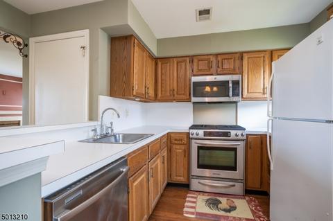 247 Long Meadow Rd, Bedminster, NJ 07921 photo 10