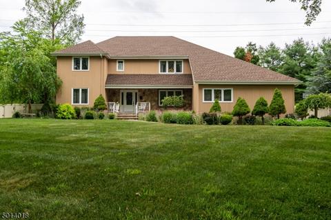 1 Tudor Pl, Randolph, NJ 07869 photo 1