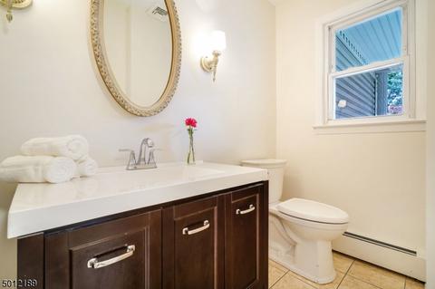 180 Acorn Dr, Clark, NJ 07066 photo 4