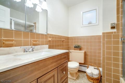 180 Acorn Dr, Clark, NJ 07066 photo 16