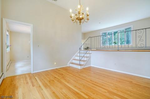 180 Acorn Dr, Clark, NJ 07066 photo 7