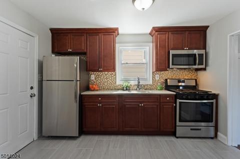 305 Hunter Ave, Plainfield, NJ 07063 photo 9