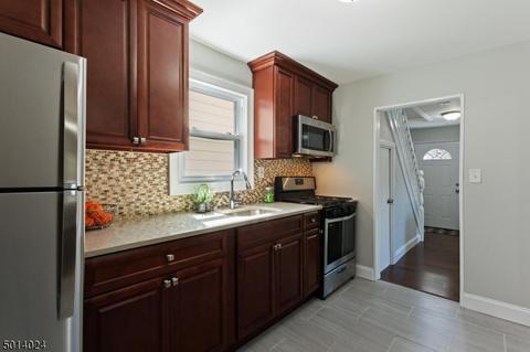 305 Hunter Ave, Plainfield, NJ 07063 photo 10