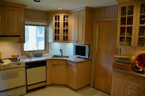 181 Willow Ave Ext, North Plainfield, NJ 07063 photo 9
