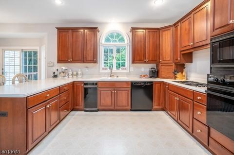 14 Sutton Farm Rd, Flemington, NJ 08822 photo 10