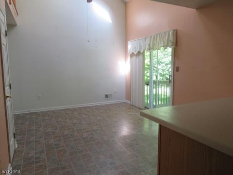 143 Wingate Dr, Hackettstown, NJ 07840 photo 9
