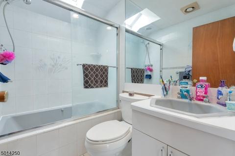 218 Darling Ave, Bloomfield, NJ 07003 photo 17