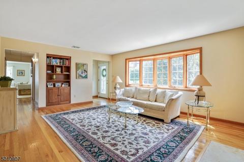 42 Cedar St, Cedar Grove, NJ 07009 photo 4