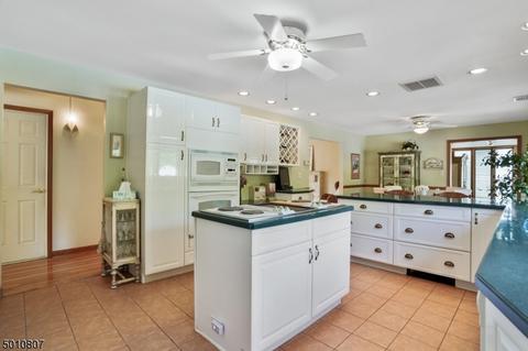 42 Cedar St, Cedar Grove, NJ 07009 photo 6