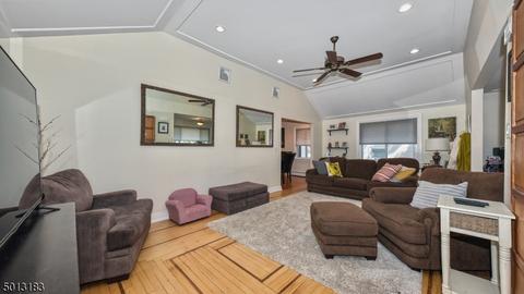 117 Chestnut Dr, Wayne, NJ 07470 photo 4